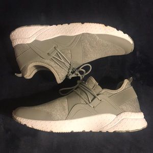 Light gray running shoes